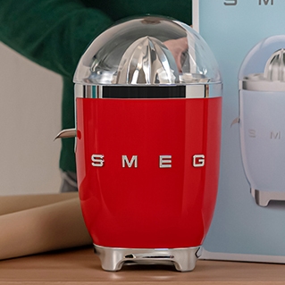 SMEG Citruspress. Italiensk toppkvalitet - 4 färger - Rekommenderat pris 1499,-