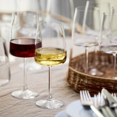 Lyngby glas. 8 st. Zero röd- och 8 st. vitvinsglas - Rekommenderat pris 1399 ,-
