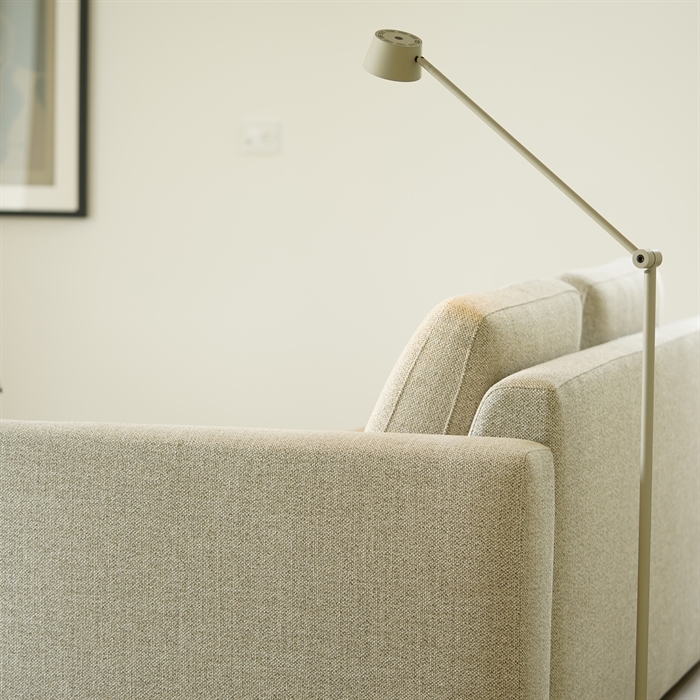 ANTIDARK Direction golvlampa - Rekommenderat utpris 1549,-