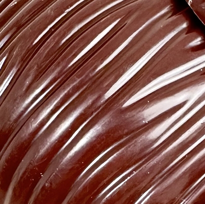 Chokladskal med 12 Belgiska Gourmet Dessertbitar och -Påskägg ca 210 gram