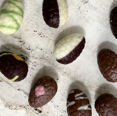 Ekologisk påse med påsktryck - Belgiska påskägg, Amalfimandlar, Bagsværd lakrits och chokladtryfflar