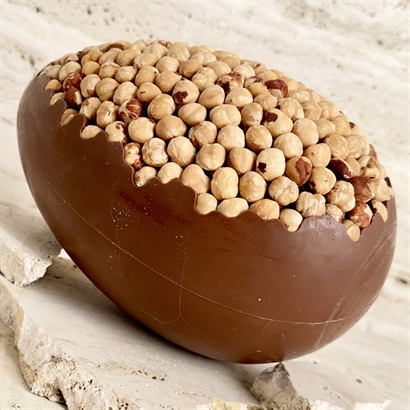 Stort italienskt mjölkchokladpåskägg på 600 gram