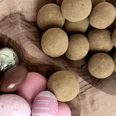 Hattask med påskgodis för familjemys - 300 gram