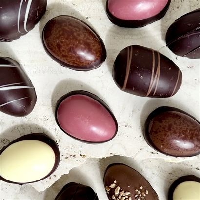 Skattkista med Ekologisk Påskebrygd, 2 stora Danska Handgjorda Påskägg och Lyxig Påskblandning