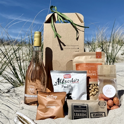 Sommarpresent med Alkoholfri Rabarber cider och massor av läckra snacks