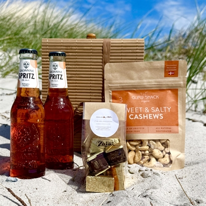 Bambulåda med Alkoholfri Spritz, Italiensk Lyxchoklad och Cashewnötter