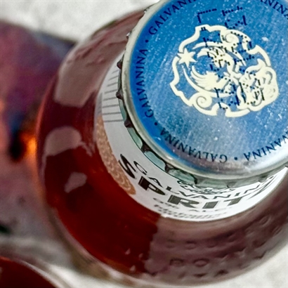 Bambulåda med Alkoholfri Spritz, Italiensk Lyxchoklad och Cashewnötter