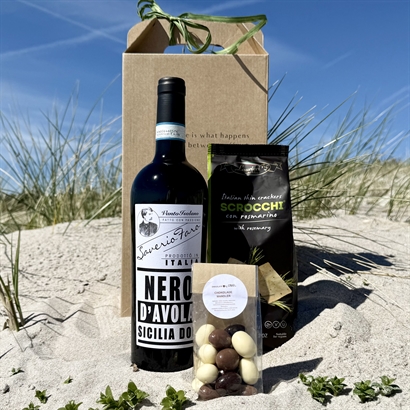Sommarpresent med Siciliansk rödvin, Italienska chokladmandlar och rosmarin kex