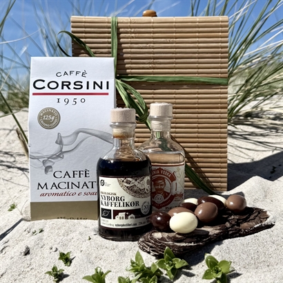 Lyxig Espresso Martini Cocktail Sommargåva med chokladmandlar levererad i bambulåda