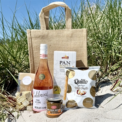 Sommarpresent med 1 flaska rosé och läckerheter för en mysig picknick