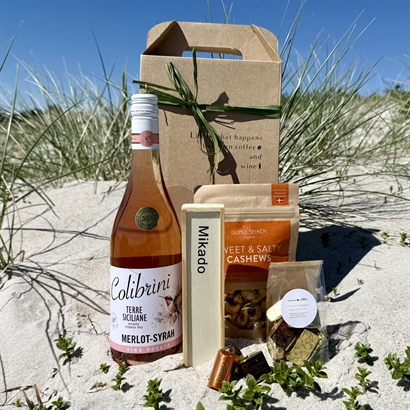 Sommarpresent med spel, Rosé, Lyxig Chokladblandning och snacks