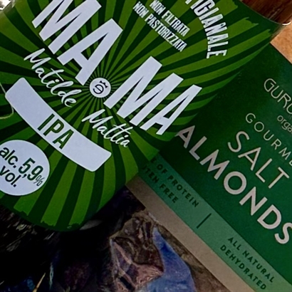 Sommarpresent - 75 cl italiensk IPA öl, Chokladmandlar och Ekologiska Saltmandlar