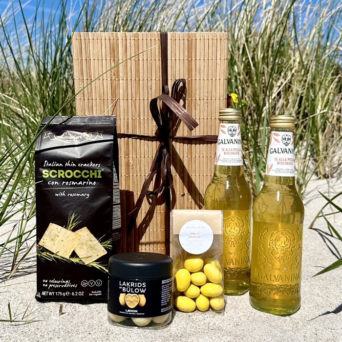 Alkoholfri Sommarpresent med Ekologisk Ice Tea, Bülow lakrits, Amalfimandlar och snacks