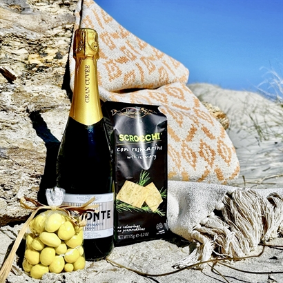 Lyxig sommarpresent med Bloomingville Plaid, Bubbel och Läcker Snacks