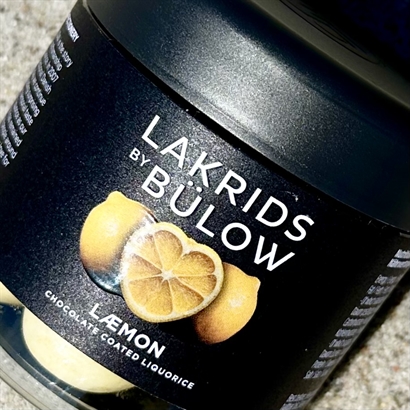 Alkoholfri Sommarpresent med Ekologisk Ice Tea, Bülow lakrits, Amalfimandlar och snacks
