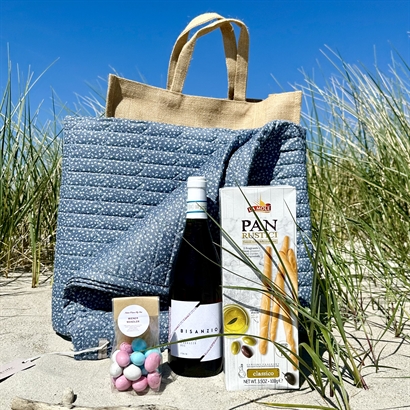 Sommarpresent med Bloomingville Strandfilt, Rosé och Snacks