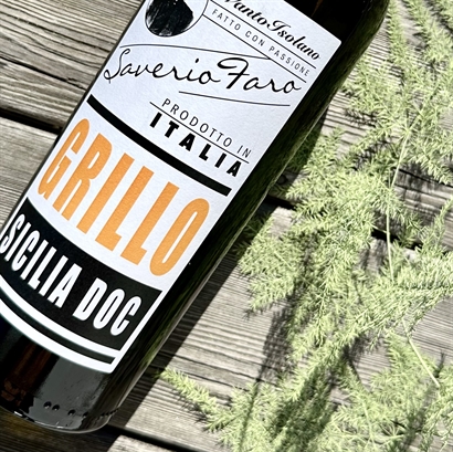Sommarpresent med Vitt vin, Amalfimandlar, Choklad och Rosmarin Kex