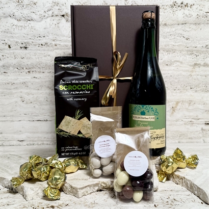 Gåvokorg alkoholfri med Cider, snacks och choklad