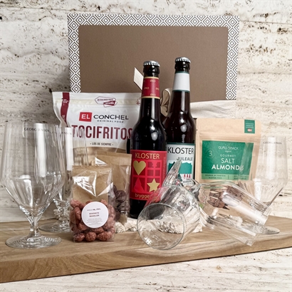 Lyxkorg med Georg Jensen Ölglas, Danska klosteröl och delikatesser