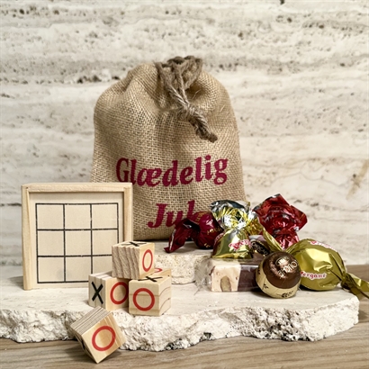 Spelgåva - Kryss & luffarschack och 100 gram Lyxig Chokladblandning