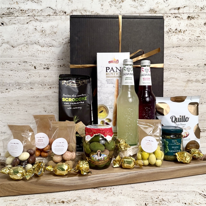 Alkoholfri presentkorg med italiensk lemonad, delikatesser och läcker choklad