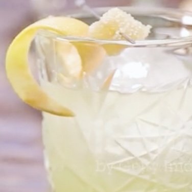 Alkoholfri presentkorg med italiensk lemonad, delikatesser och läcker choklad