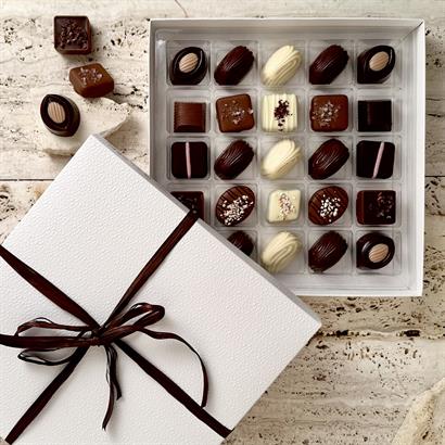 25 st Belgisk Gourmet Dessertchoklad i Läderlook Ask - ca. 330 gram