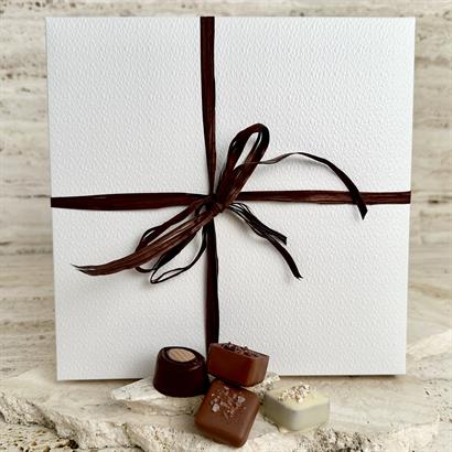 25 st Belgisk Gourmet Dessertchoklad i Läderlook Ask - ca. 330 gram
