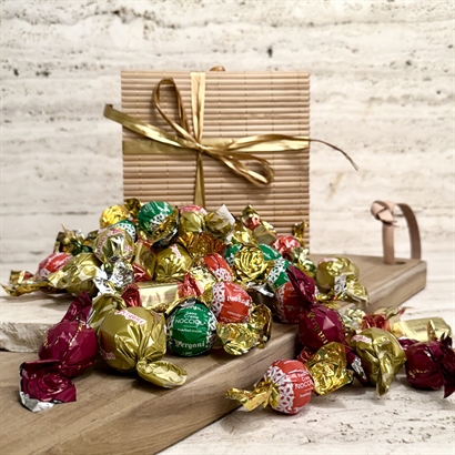 Bambuslåda med 700 gram Blandade godsaker