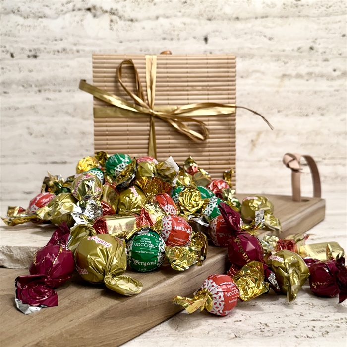 Bambuslåda med 700 gram Blandade godsaker