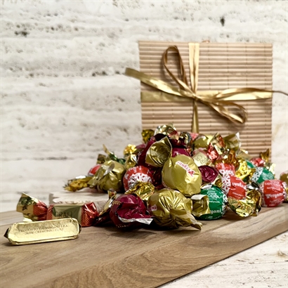 Bambuslåda med 700 gram Blandade godsaker