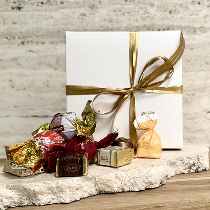 Lyxig chokladblandning - 400 gram i präglad vit ask