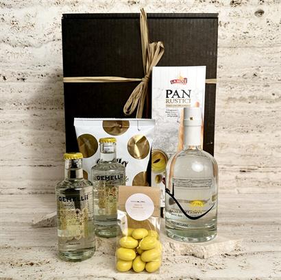 Italiensk presentkorg med ekologisk gin och tonic – perfekt för en välsmakande företagsgåva