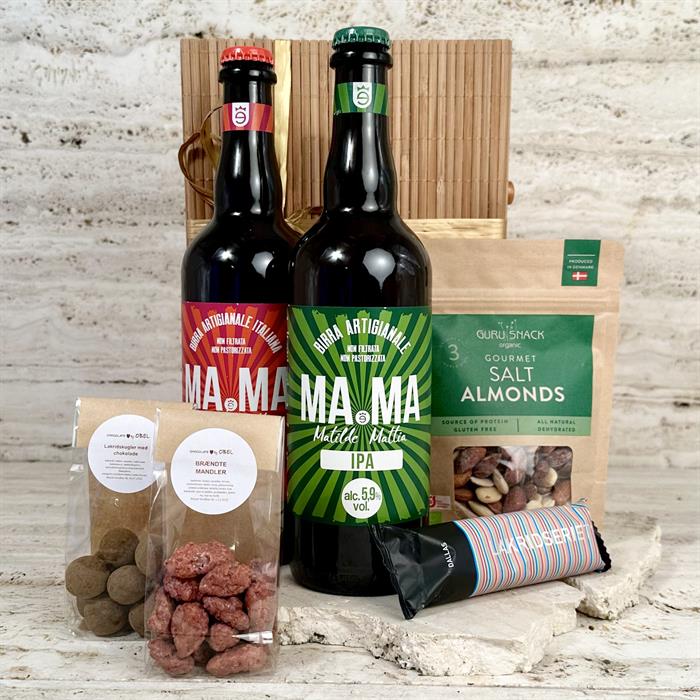 Öl presentkorg med italiensk öl och snacks – Packad i vacker bambulåda