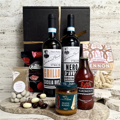 Presentkorg med Pasta kit, italiensk Vit, Rödvin och delikatesser