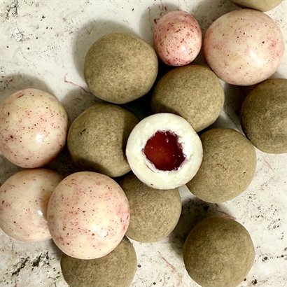 Alkoholfri presentkorg med italiensk lemonad, delikatesser och läcker choklad