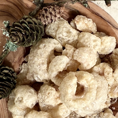 Öl företagsjulklapp med öl, lakrits och choklad i handgjord trälåda