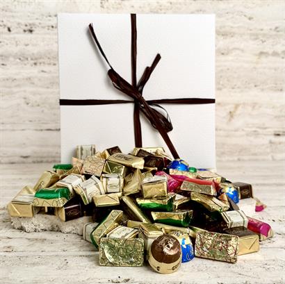 Italiensk chokladpassion i präglad vit ask – 1000 gram