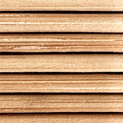 Välsmakande vin och chokladgåva med 2 flaskor vin, läcker Choklad och snacks.