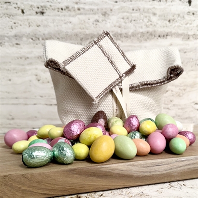 Rustik bomullspresentpåse med Lyxig Påskblandning 500 gram