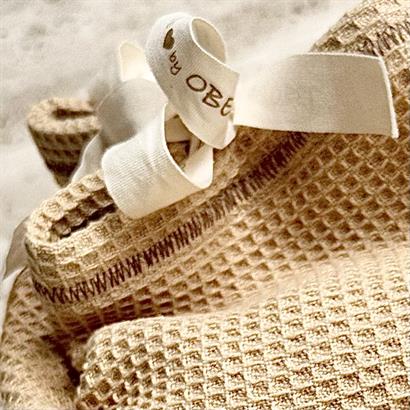 Meningsfull gåva - Bomullspåse med blomsteräng och Luksus Chokoladeblanding 400 gram