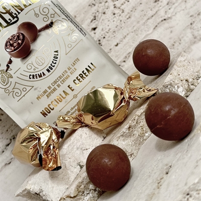 Alkoholfri. Stor bambulåda med granatäppelcider, delikatesser och läcker choklad