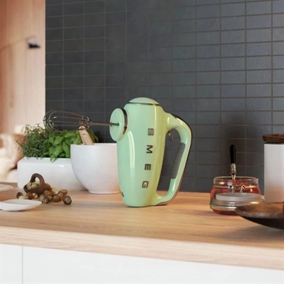 SMEG Handmixer. Italiensk toppkvalitet - 5 färger - Rekommenderat pris 1399,-