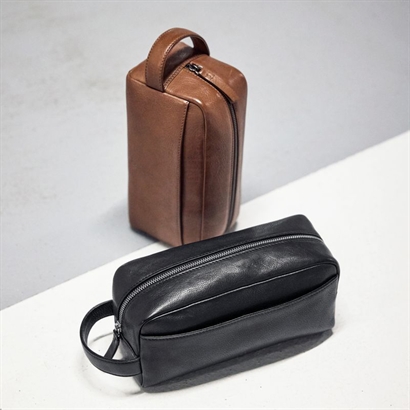 Markberg Dominic Toiletry Bag - 2 Färger - Rek. utpris kr. 799,-