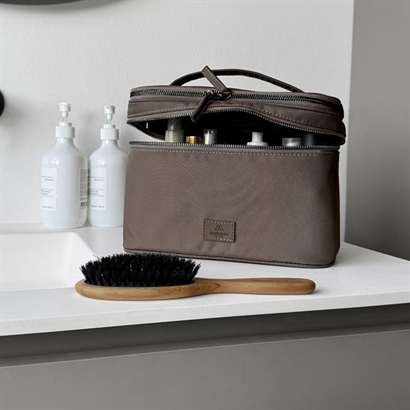 Markberg Treasure Toiletry Bag I Major Brun - Rek. utpris kr. 599,-