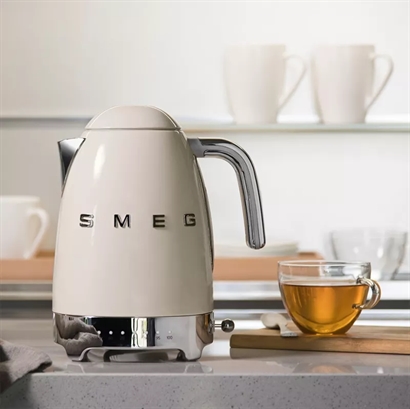SMEG Vattenkokare 1,7 L. Italiensk toppkvalitet - 5 färger - Rekommenderat pris 1499,-