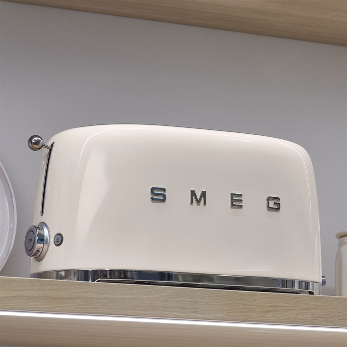SMEG Ikonisk italiensk brödrost för 4 skivor bröd - 4 färger - Rekommenderat pris 1799,-